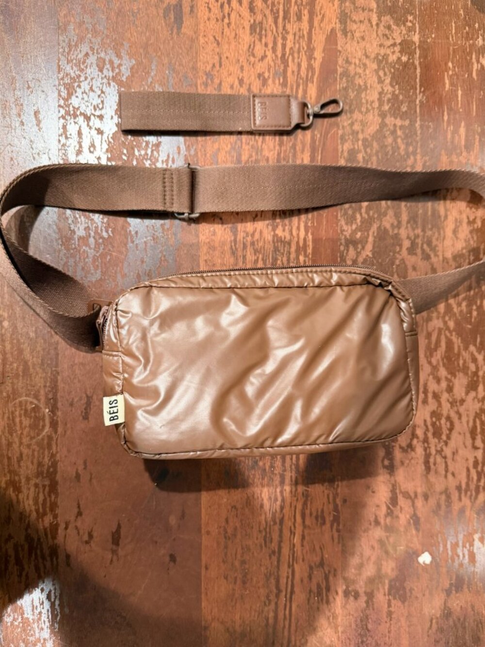 Béis Expandable Sling Pouch (Convertible Backpack) - Picture 4 of 7